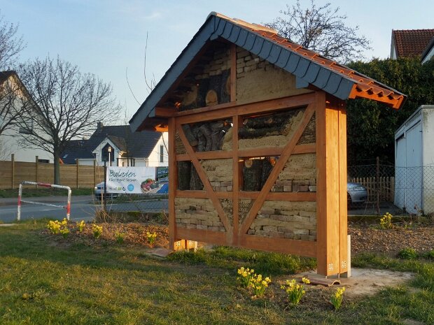 Insektenhotel am Ortseingang
